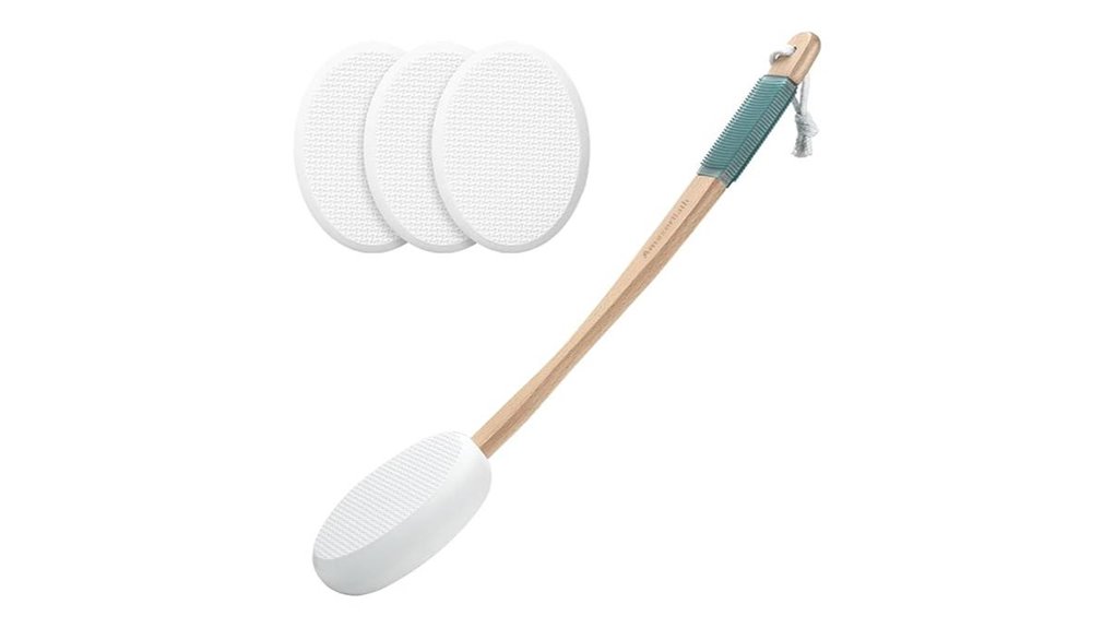 bath applicator with pads