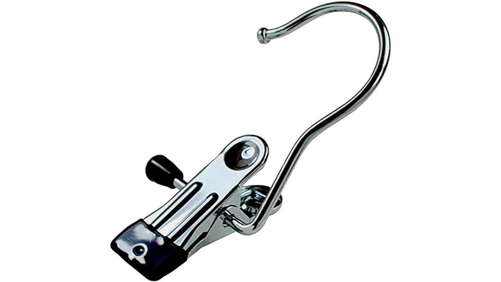 twelve heavy duty laundry clips